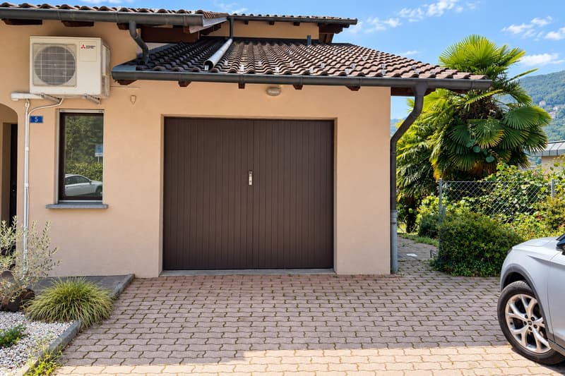 Casa plurifamiliare dalle mille possibilità con vista lago e giardino (9)