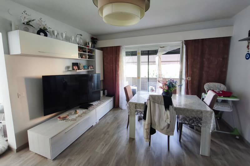 Moderno 3,5 locali immediatamente disponibile con terrazzo (2)