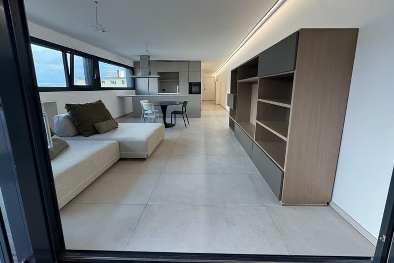 Moderno 2,5 con terrazza subito disponibile anche arredato (2)