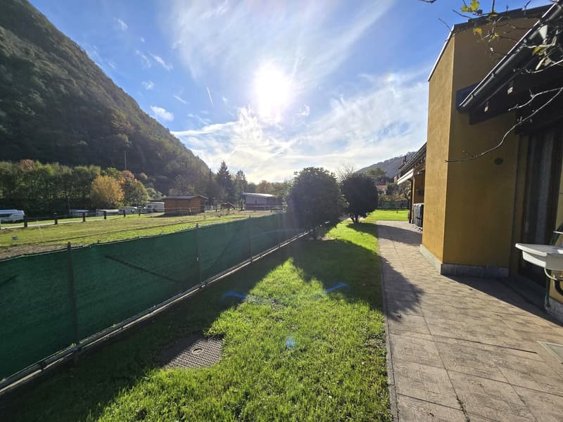 Splendida villa 5,5 con grande giardino in contesto immerso nel verde. (17)