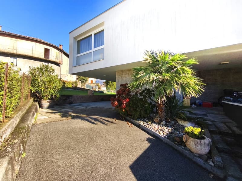 Casa indipendente 5,5 con giardino e spazi commerciali (14)