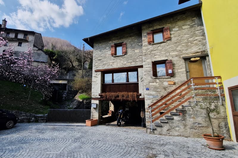 Graziosa casa di nucleo 3,5 locali con prezzo e spese interessanti. (19)