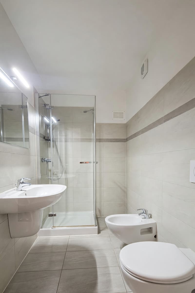 Casa contigua 5,5 locali con terrazza vista lago e giardino a Lopagno (17)