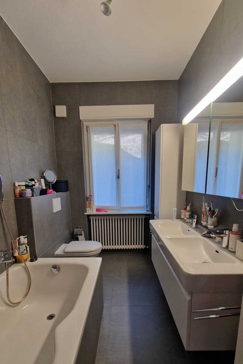 Casa unifamiliare 6,5 locali di 190 mq con giardino privato e veranda (14)
