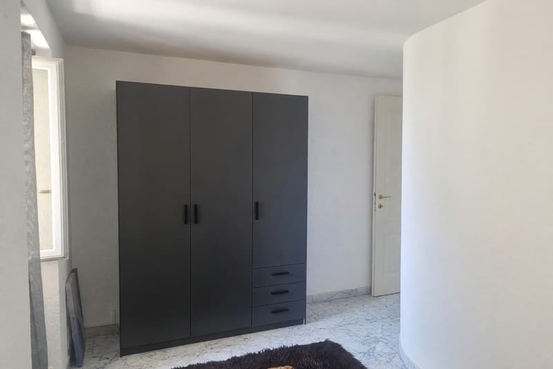 Appartamento 2,5 ristrutturato con balcone e scorcio lago (15)