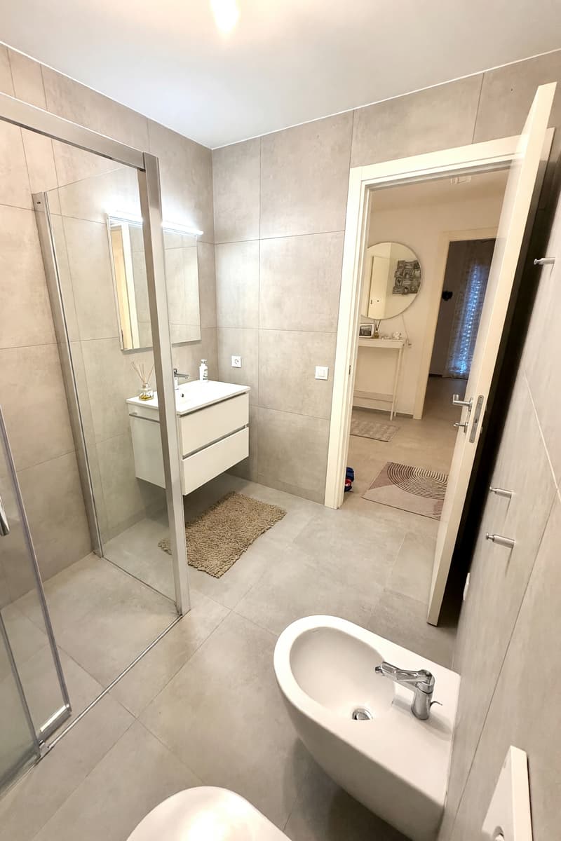 Elegante nuovo 3,5 con ampio terrazzo e camera con bagno ensuite (14)