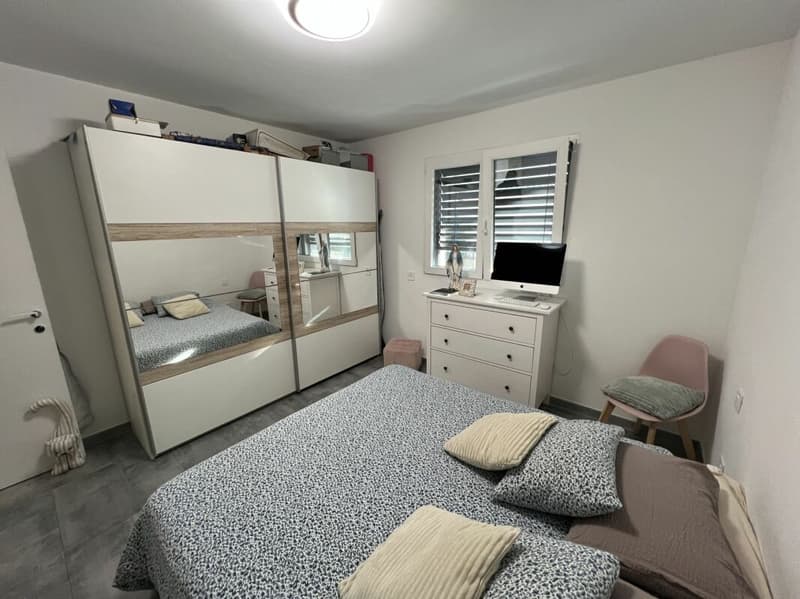 Moderna casa bifamiliare individuale, di 4.5 +3.5 locali con ampio giardino (5)