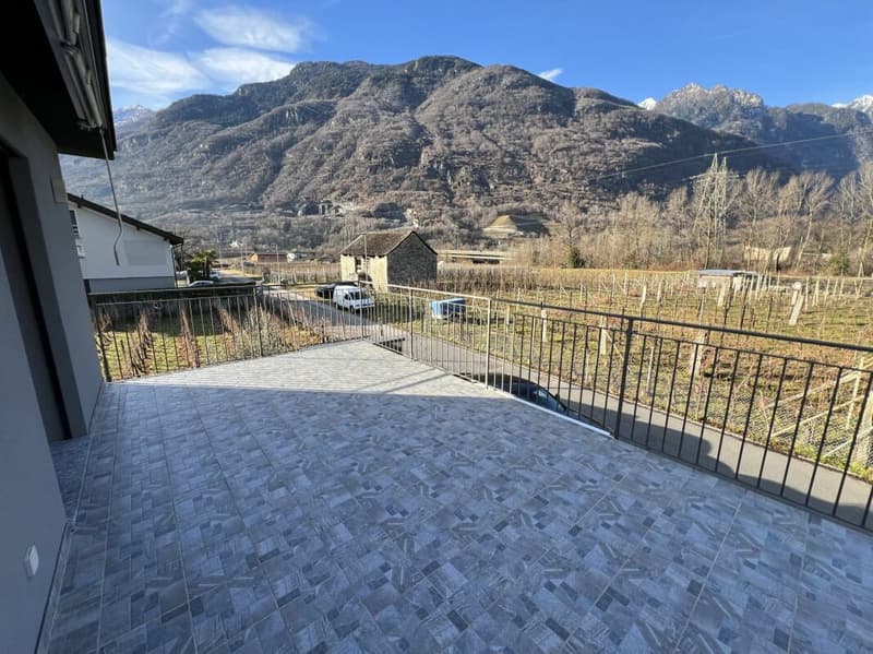 Moderna casa bifamiliare individuale, di 4.5 +3.5 locali con ampio giardino (15)