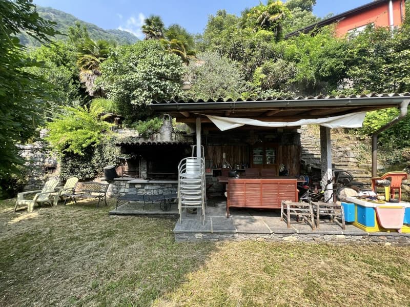 Casa bifamiliare con ampio spazio verde (19)