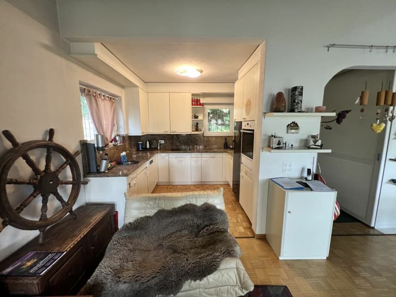 Casa bifamiliare con ampio spazio verde (4)