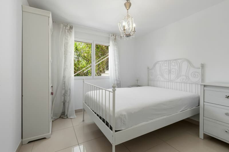 Appartamento 5.5 locali con piscina e vista mozzafiato (12)