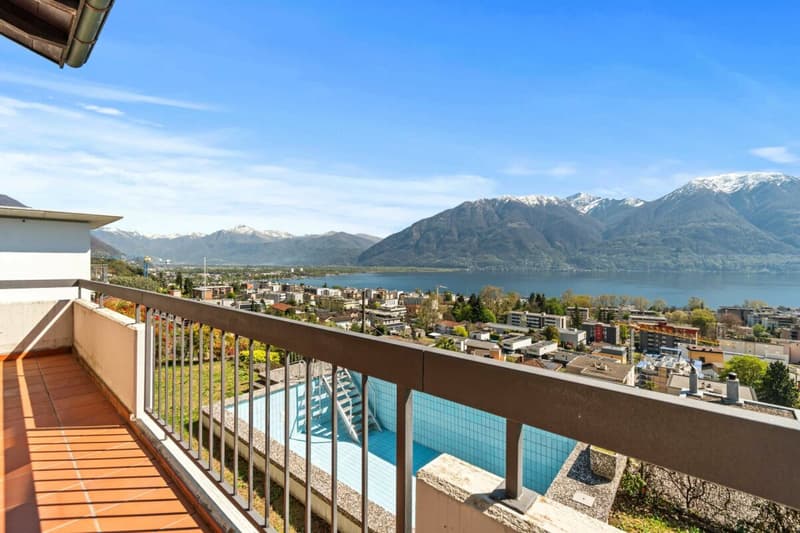 Beautiful 8.5-room semi-detached house with swimming pool and breathtaking views (5)