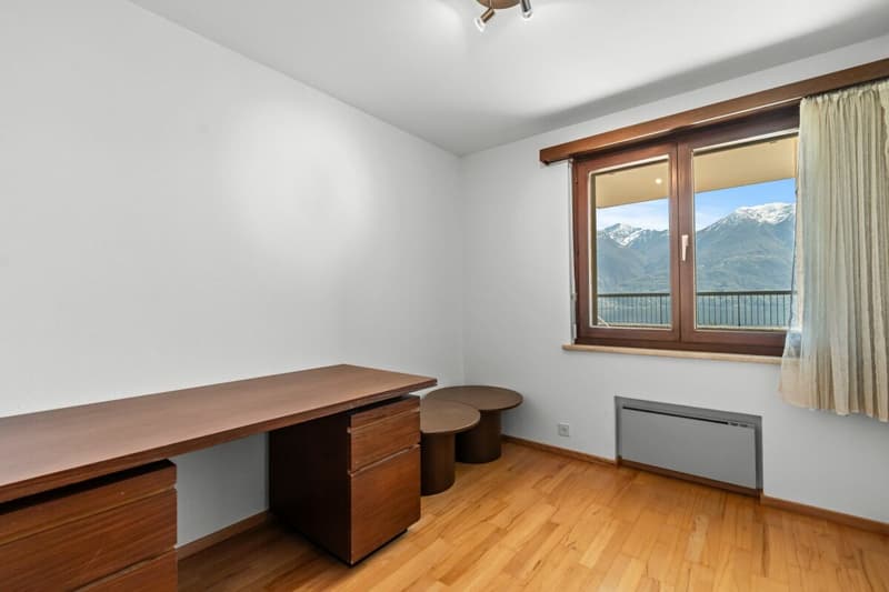 Beautiful 8.5-room semi-detached house with swimming pool and breathtaking views (22)