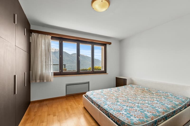 Beautiful 8.5-room semi-detached house with swimming pool and breathtaking views (23)