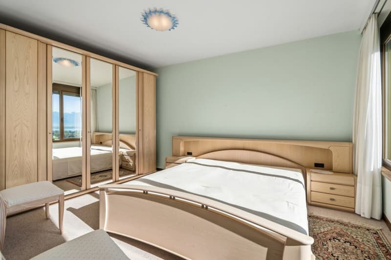 3.5-Zimmer-Wohnung mit überdachter Terrasse und wunderschönem Seeblick (8)