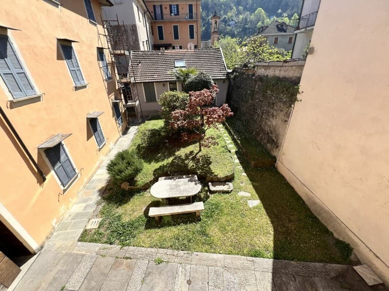 5-Zimmer-Wohnung mit Balkon und teilweisem Seeblick (10)