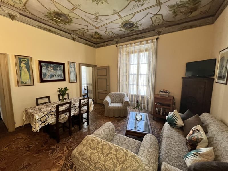 5-Zimmer-Wohnung mit Balkon und teilweisem Seeblick (5)