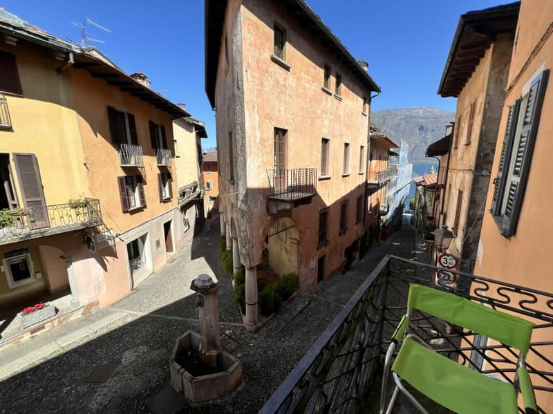 5-Zimmer-Wohnung mit Balkon und teilweisem Seeblick (6)