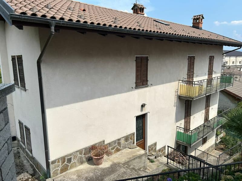 5-Zimmer-Haus mit ausbaubarem Dachgeschoss, Innenhof und Garten (1)