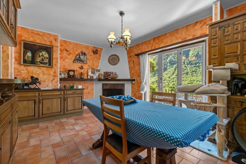 Prestigiosa villa bifamiliare con piscina e grottino (5)