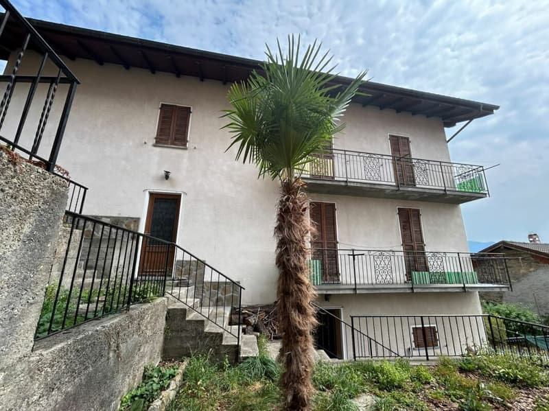 5-Zimmer-Haus mit ausbaubarem Dachgeschoss, Innenhof und Garten (1)