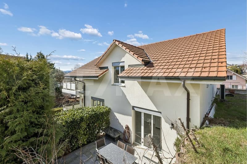 Spacious 8½-room semi-detached house in a quiet location (13)