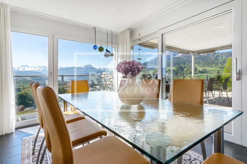 Attika-Feeling mit Pilatusblick: Exklusive 5½-Zimmer-Maisonettewohnung (9)