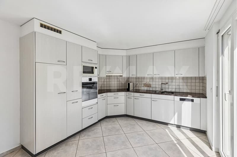 Grosszügiges 8½-Zimmer-Doppeleinfamilienhaus in ruhiger Lage (11)