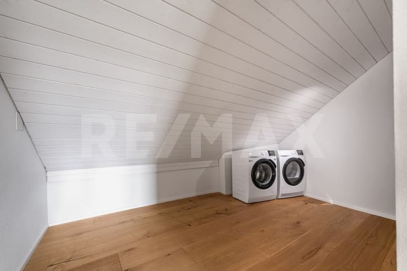 Kernsanierte 3½-Zimmer-Wohnung im Dachgeschoss (WHG-303) (12)
