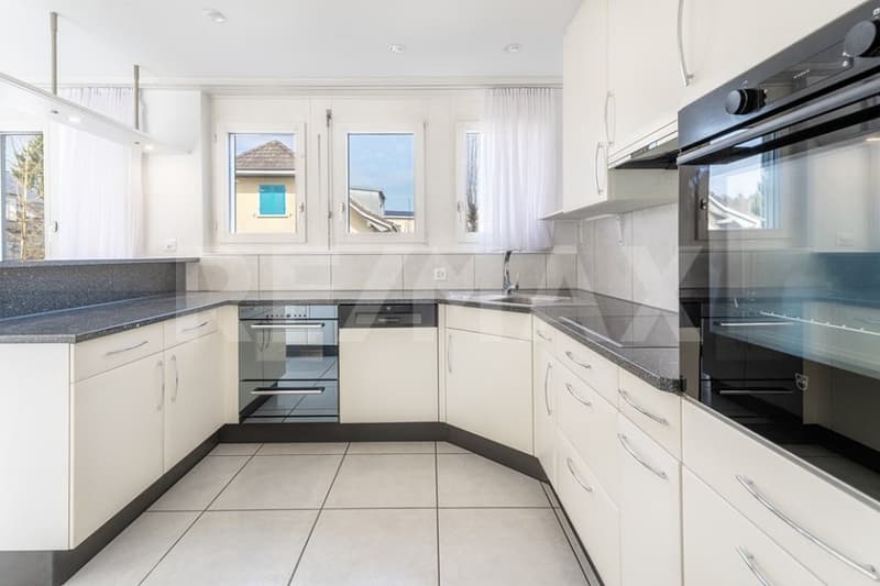 Zentral gelegene 5½-Zimmer-Maisonettewohnung mit Stil (6)