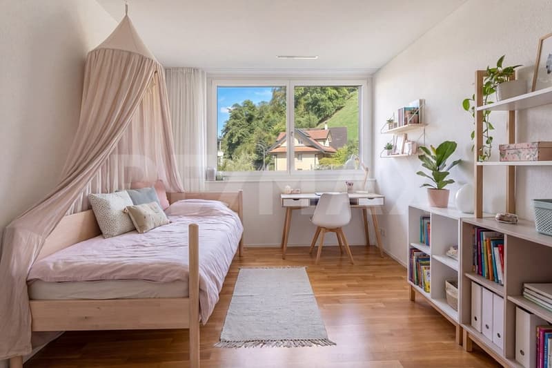 Grosszügiger Wohnkomfort moderne 5½ -Zimmer-Familienwohnung im Grünen (5)