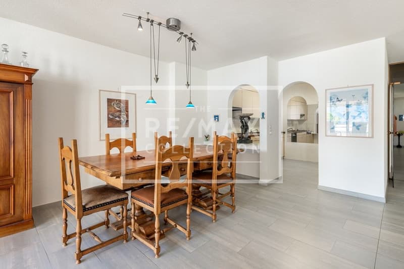 Exklusive 4½-Zimmer Maisonette-Wohnung mit spektakulärer See- und Bergsicht (8)