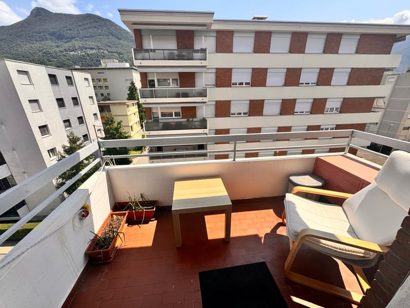 Elegante appartamento di 2.5 locali con vista panoramica a Lugano (5)