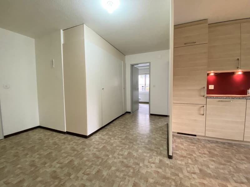 Grosszügige 3.5-Zimmerwohnung im Hochparterre (2)