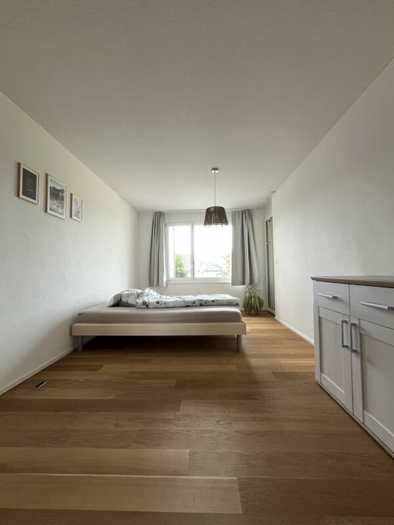 Moderne und lichtdurchflutete 3.5-Zimmer-Parterrewohnung (4)