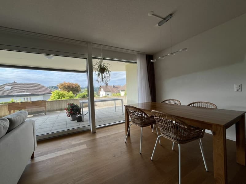 Moderne und lichtdurchflutete 3.5-Zimmer-Parterrewohnung (2)
