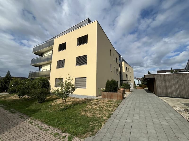 Moderne und lichtdurchflutete 3.5-Zimmer-Parterrewohnung (11)