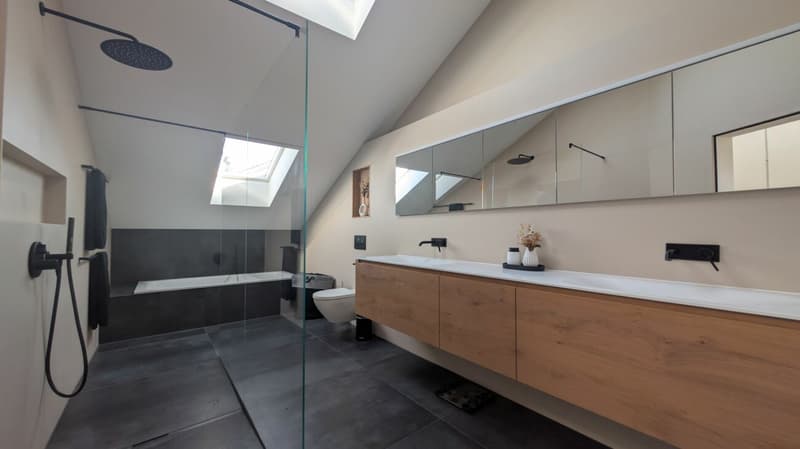 6.5-Zimmer-Reiheneinfamilienhaus mit Garten und modernem Ausbau (9)