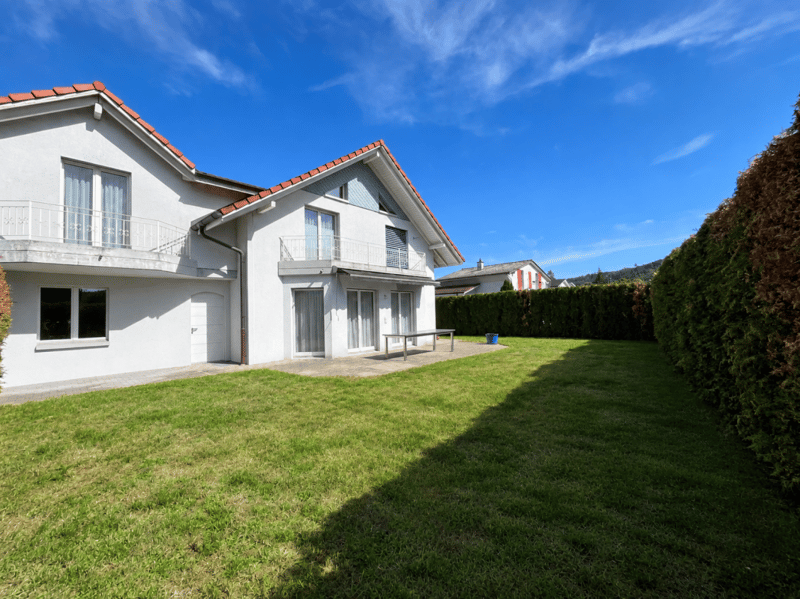 6,5-Zimmer-Einfamilienhaus mit Garten und Doppelgarage (1)