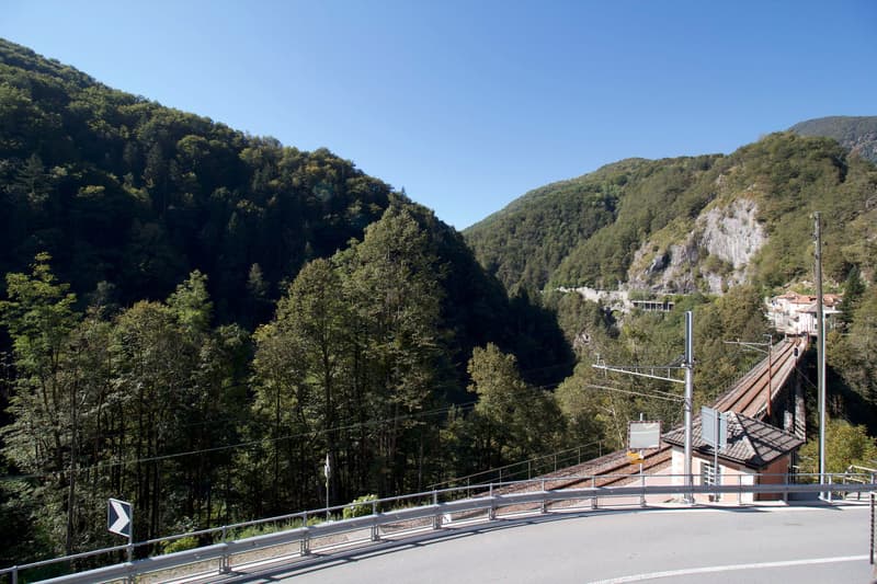 Vista sulla valle (verso l'Italia)