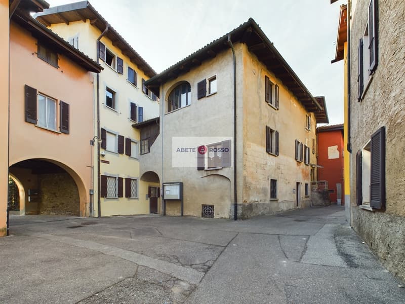 Il fascino della casa ticinese di nucleo nelle vicinanze di Lugano (13)