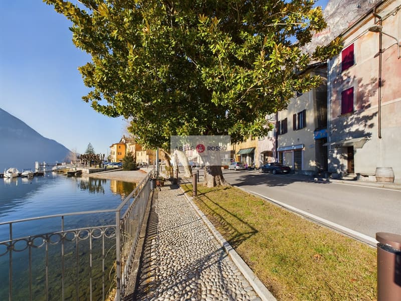 Ampi spazi, luminosità, vista lago e la magia di un piccolo borgo italiano. (2)