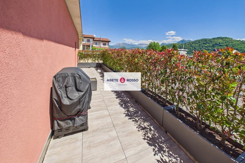 Splendido attico di 4.5 locali con ampia terrazza e finiture moderne. (3)