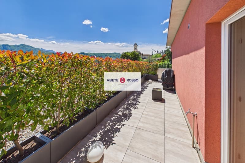 Splendido attico di 4.5 locali con ampia terrazza e finiture moderne. (2)