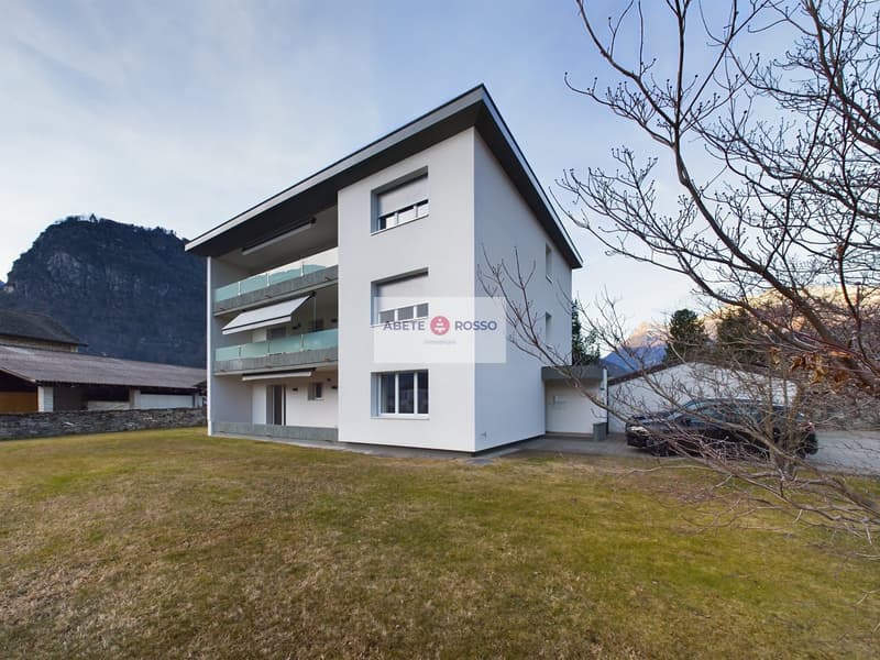 Ampio BILOCALE in stile MODERNO, con grande BALCONE, recentemente RINNOVATO (2)
