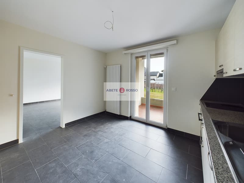 Ampio BILOCALE in stile MODERNO, con grande BALCONE, recentemente RINNOVATO (4)