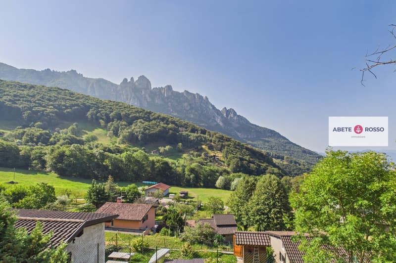 Rustico con terrazza e prato nel cuore della soleggiata Valcolla. (2)