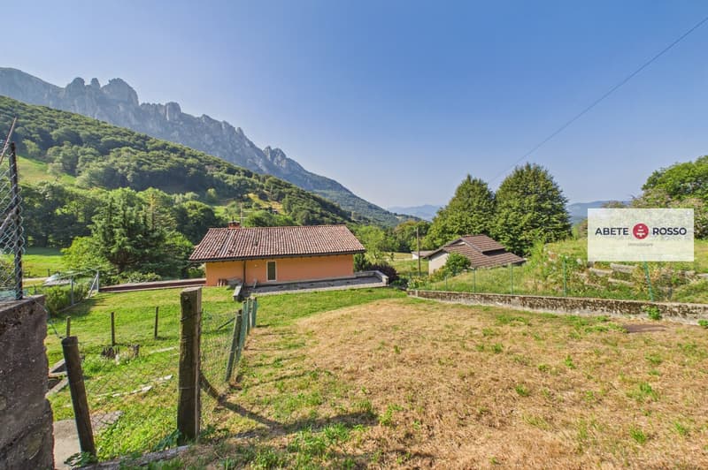 Rustico con terrazza e prato nel cuore della soleggiata Valcolla. (11)