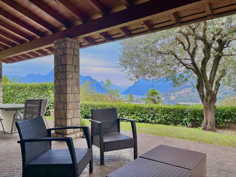 Casa / Villa in vendita a Collina d'Oro (2)