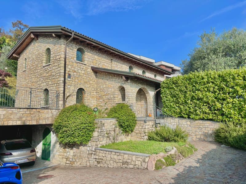 Casa / Villa in vendita a Collina d'Oro (1)